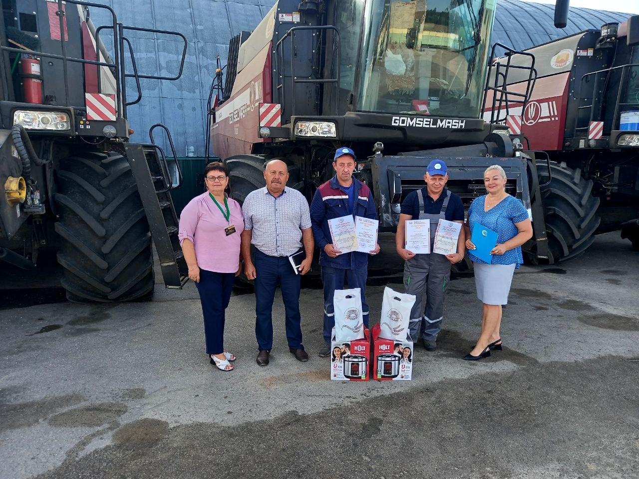 На финише жатвы: еще два комбайнера в Борисовском районе намолотили две тысячи тонн зерна