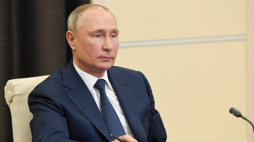 Путин: экономика РФ начинает развиваться по новой модели