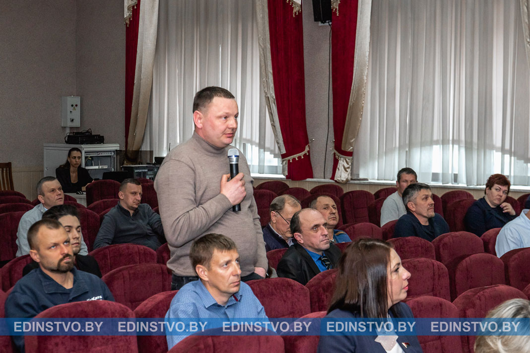 О развитии предпринимательства говорили с фермерами в Борисове представители Миноблисполкома