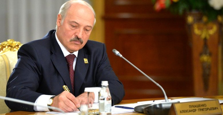 Александр Лукашенко подписал Указ о помиловании 15 осужденных 